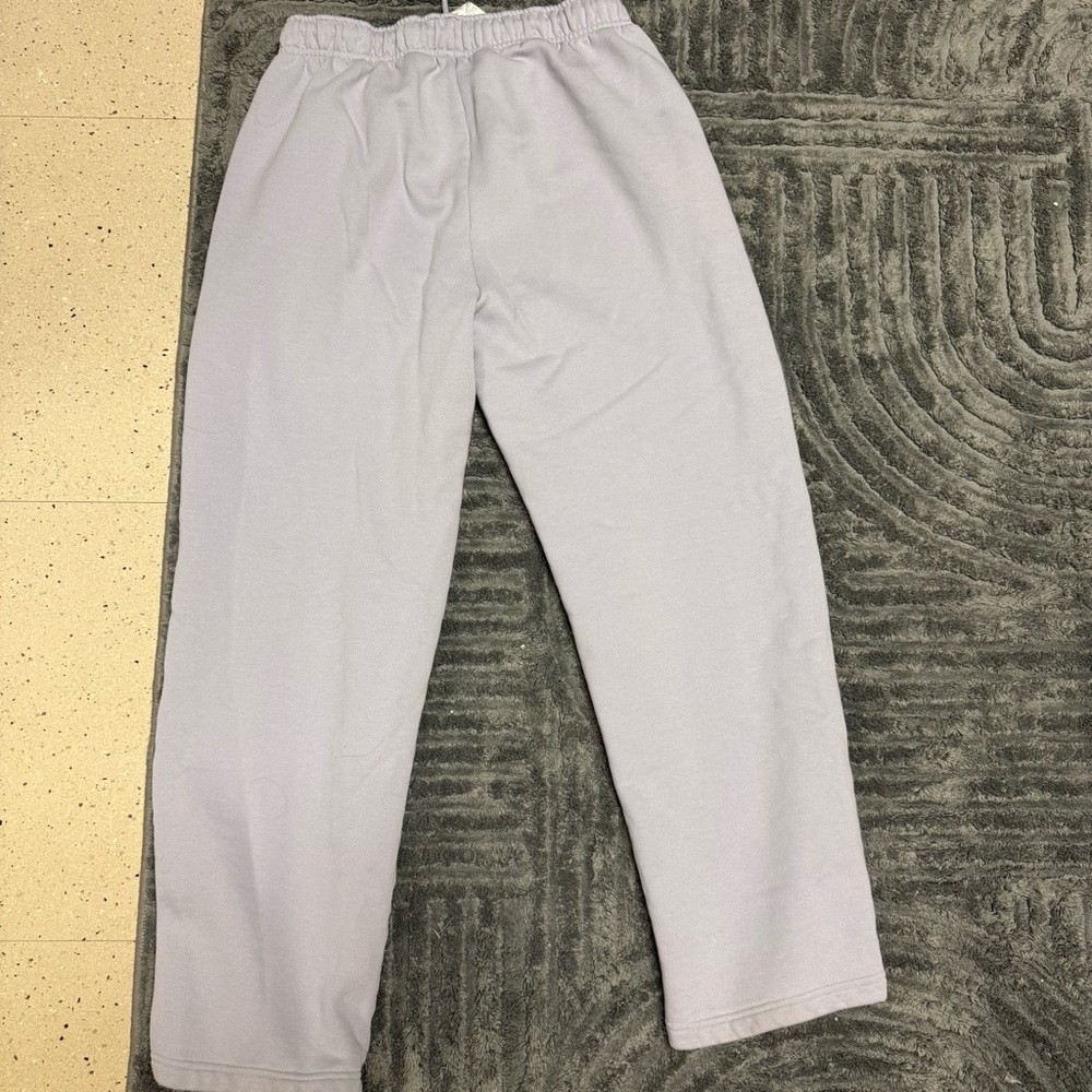 ALO Yoga Size Medium Wide Leg Accolade Sweatpants in Winter Frost Preppy Casual - Picture 6 of 8